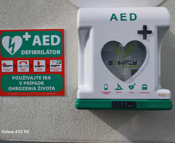 Mesto zakúpilo AED defibrilátor